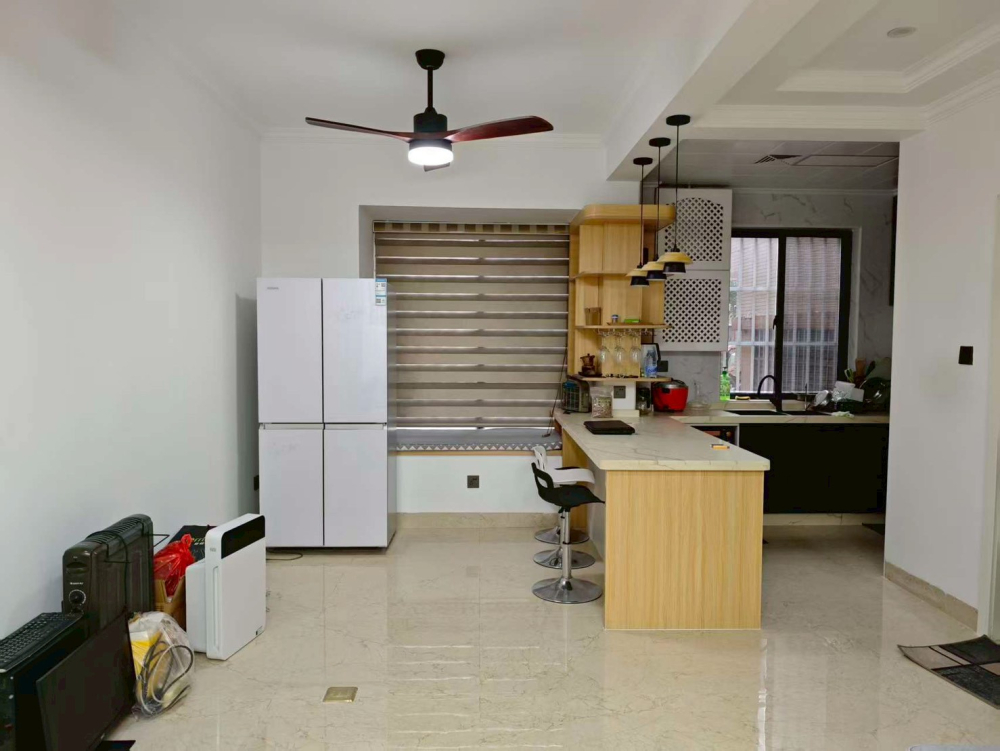 LINE_ALBUM_廣西防城港中心區海景房全新裝修大四房，疫情前只住過幾次，疫情後忍痛割愛，_260425_8